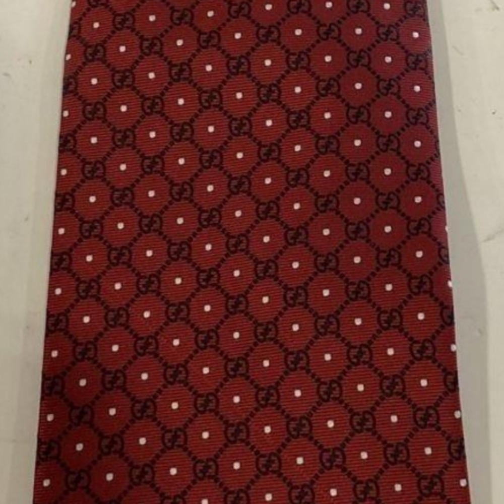 Gucci GG Logo Print Black Red White Silk Tie - Picture 6 of 13
